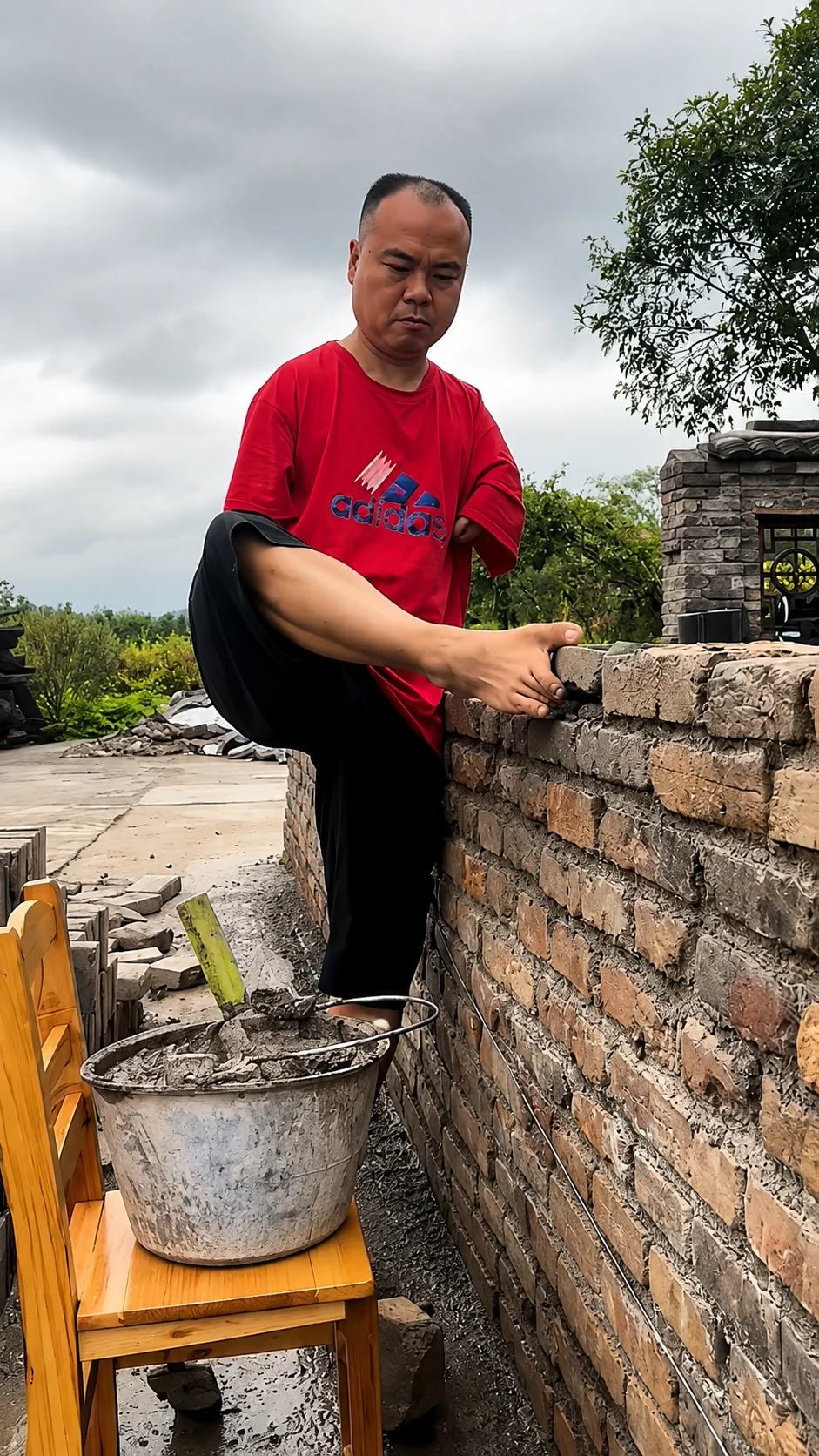 Help a Determined Builder Work Safely and Independently